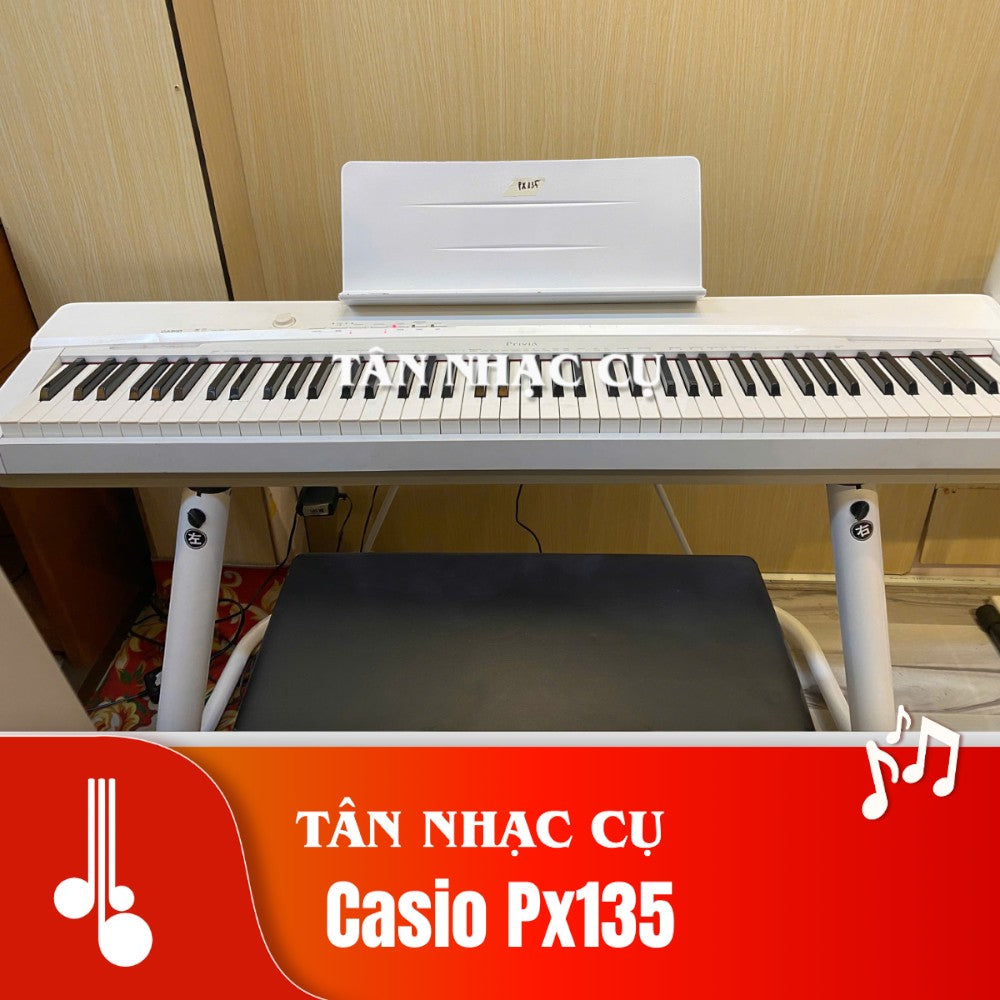 Đàn piano điện Casio PX135 màu trắng tại TÂN NHẠC CỤ, thiết kế gọn nhẹ với 88 phím búa, kèm giá để nhạc
