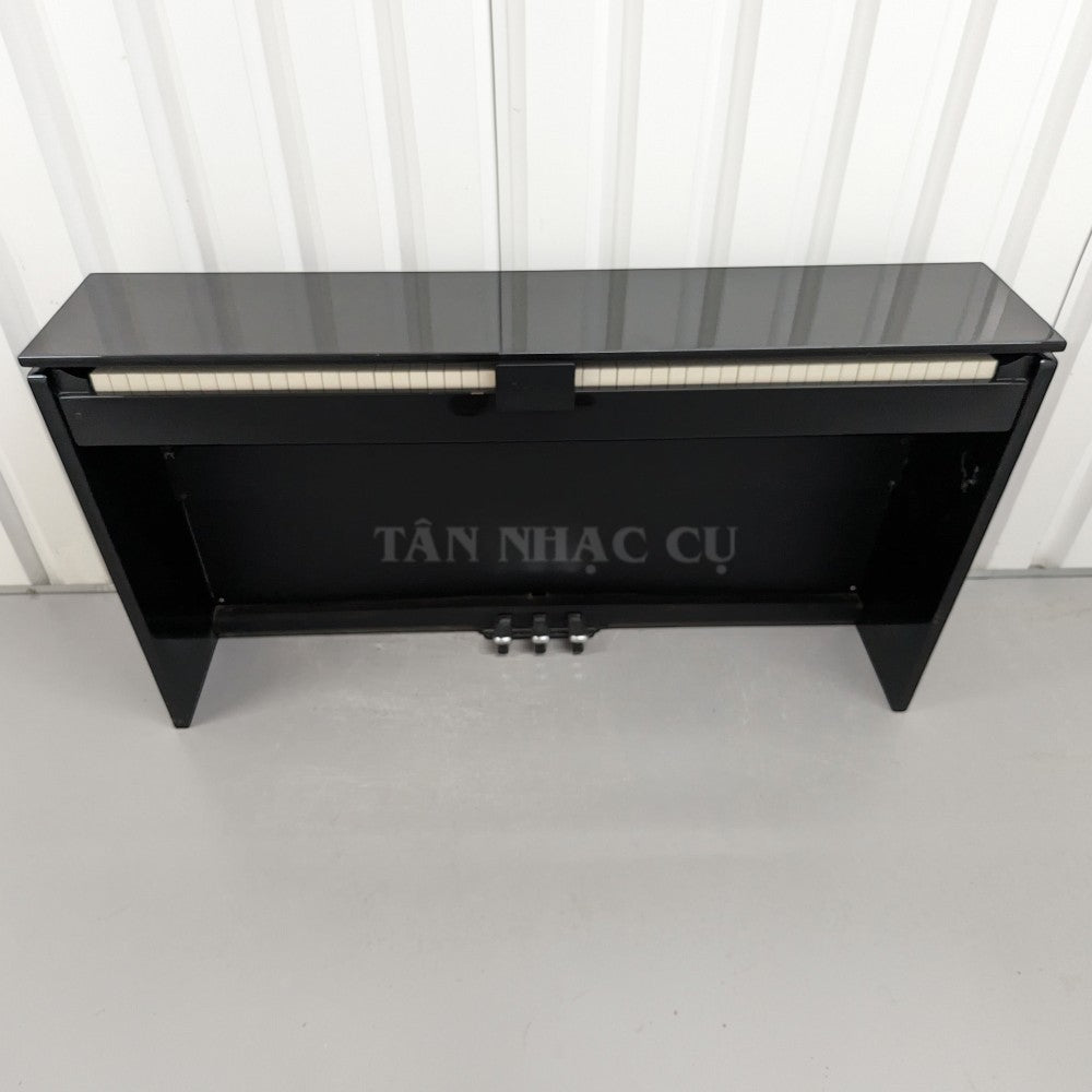 Đàn piano điện TÂN NHẠC CỤ Casio PX830 dáng tủ màu đen bóng với bàn phím 88 phím búa và 3 pedal