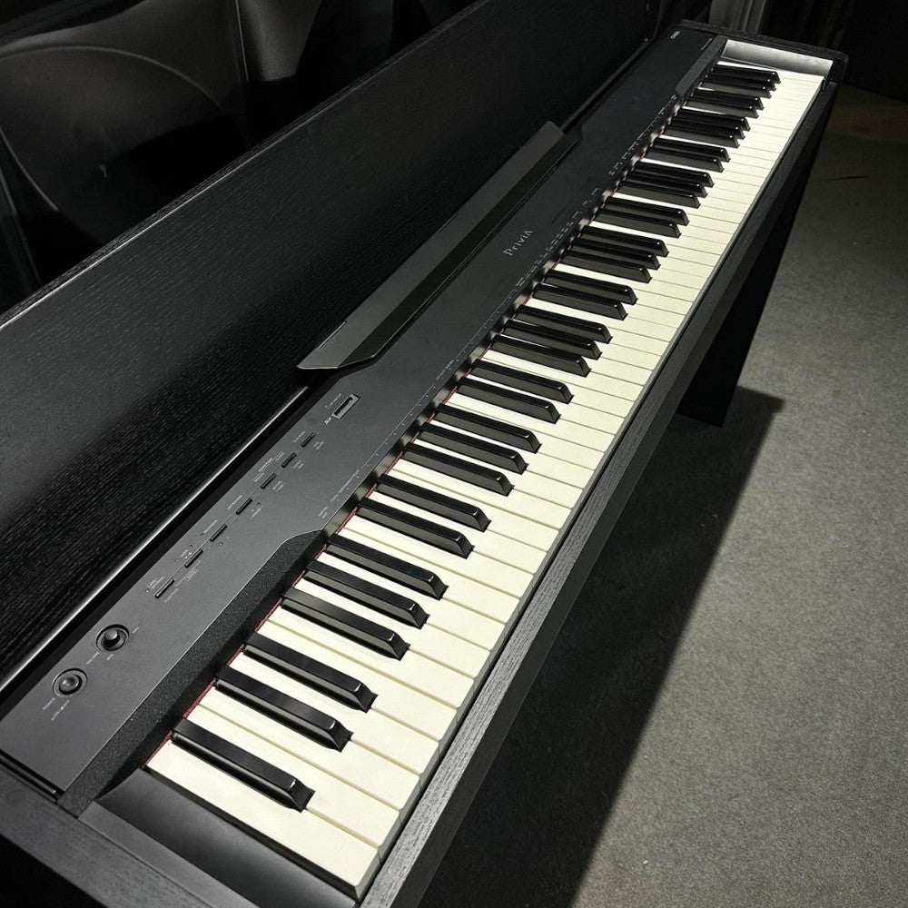 Đàn piano điện Casio PX830 màu đen dáng tủ tại Tân Nhạc Cụ với bàn phím búa 88 phím cảm biến nhạy