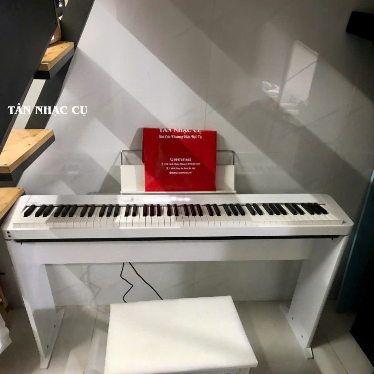 Đàn piano điện Casio PX-S1000 màu trắng thiết kế siêu mỏng tại showroom TÂN NHẠC CỤ