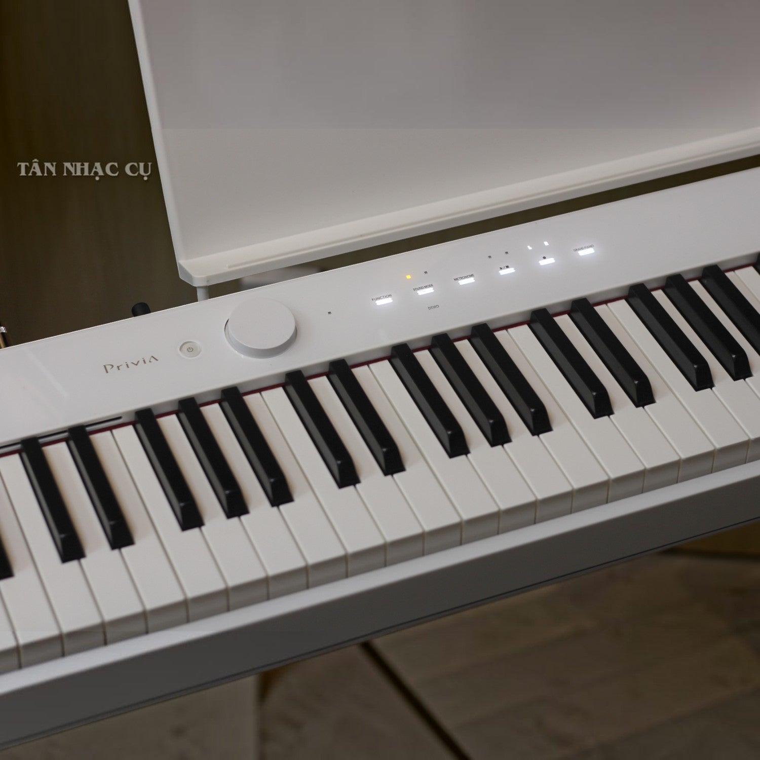 Đàn piano điện Casio Privia PX-S1100 màu trắng sang trọng với bảng điều khiển cảm ứng tại TÂN NHẠC CỤ