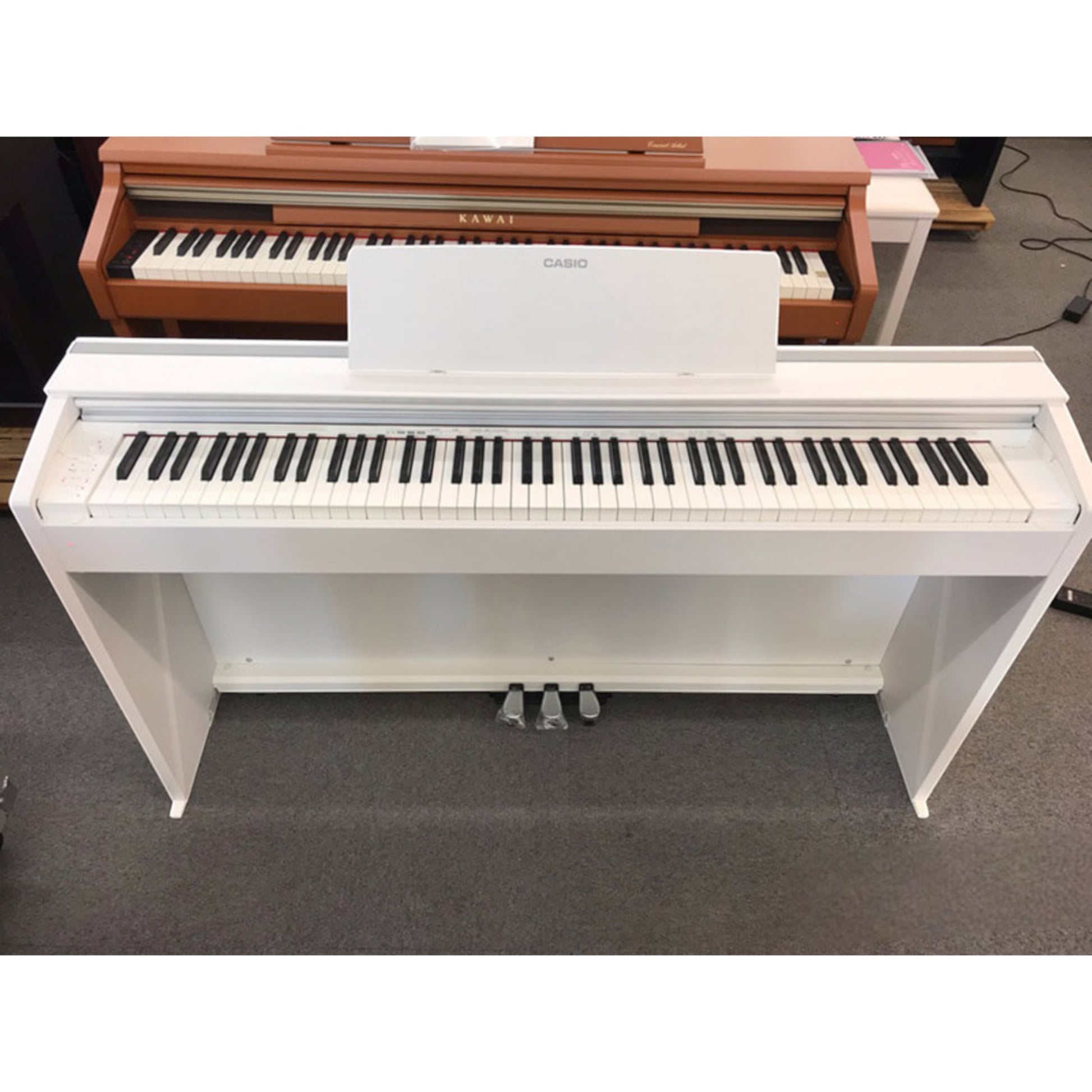 Đàn piano điện Casio PX2000GP màu trắng sang trọng tại TÂN NHẠC CỤ với thiết kế 88 phím hiện đại