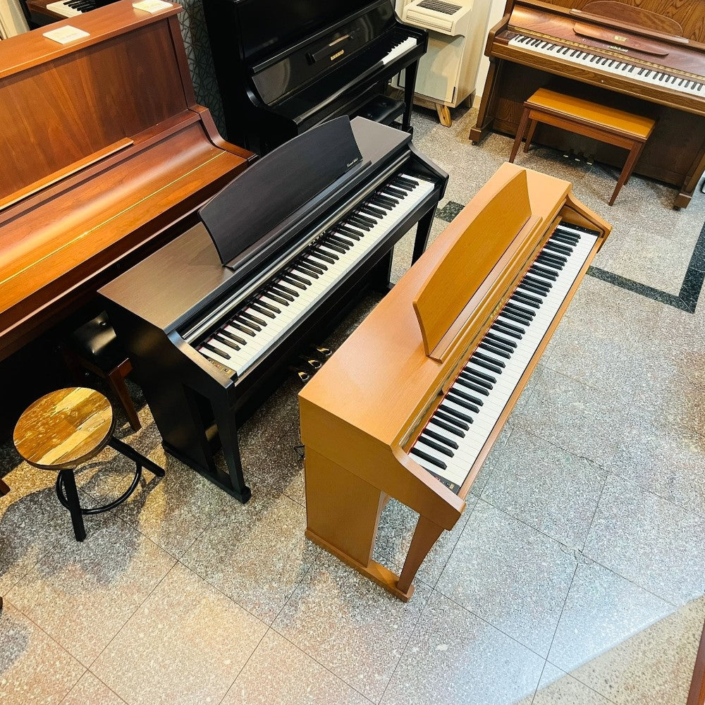 Đàn piano điện Kawai CA13 màu gỗ và đen tại showroom Tân Nhạc Cụ với bàn phím gỗ RM3 Grand chân thực