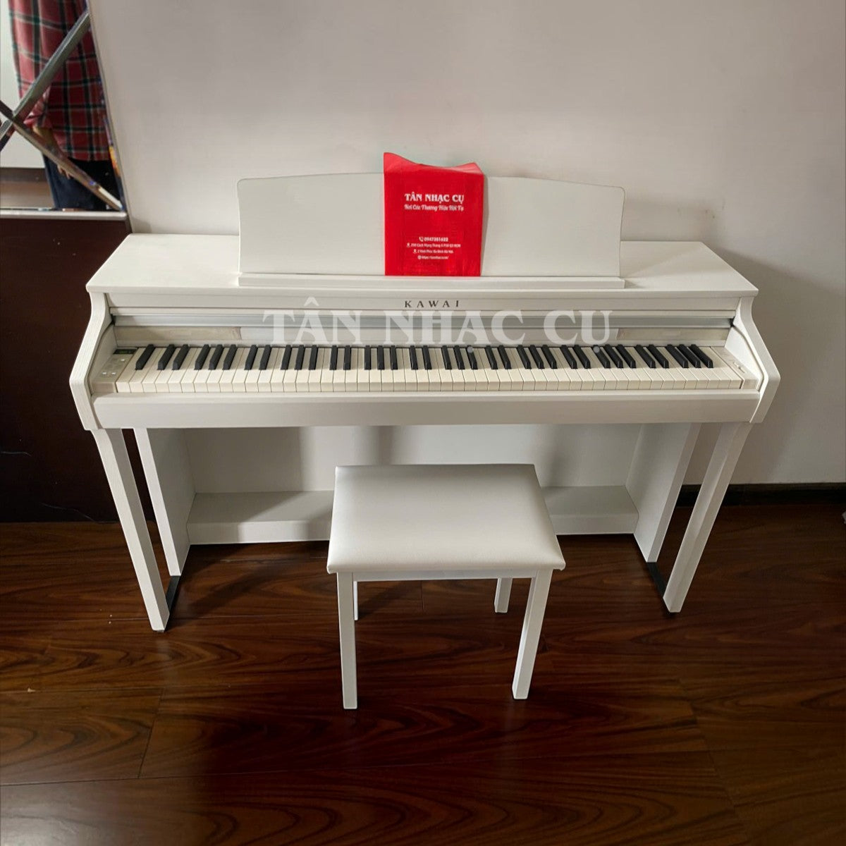 Đàn piano điện Kawai CA48 màu trắng tại TÂN NHẠC CỤ, phím gỗ Grand Feel Compact, thiết kế sang trọng kèm ghế