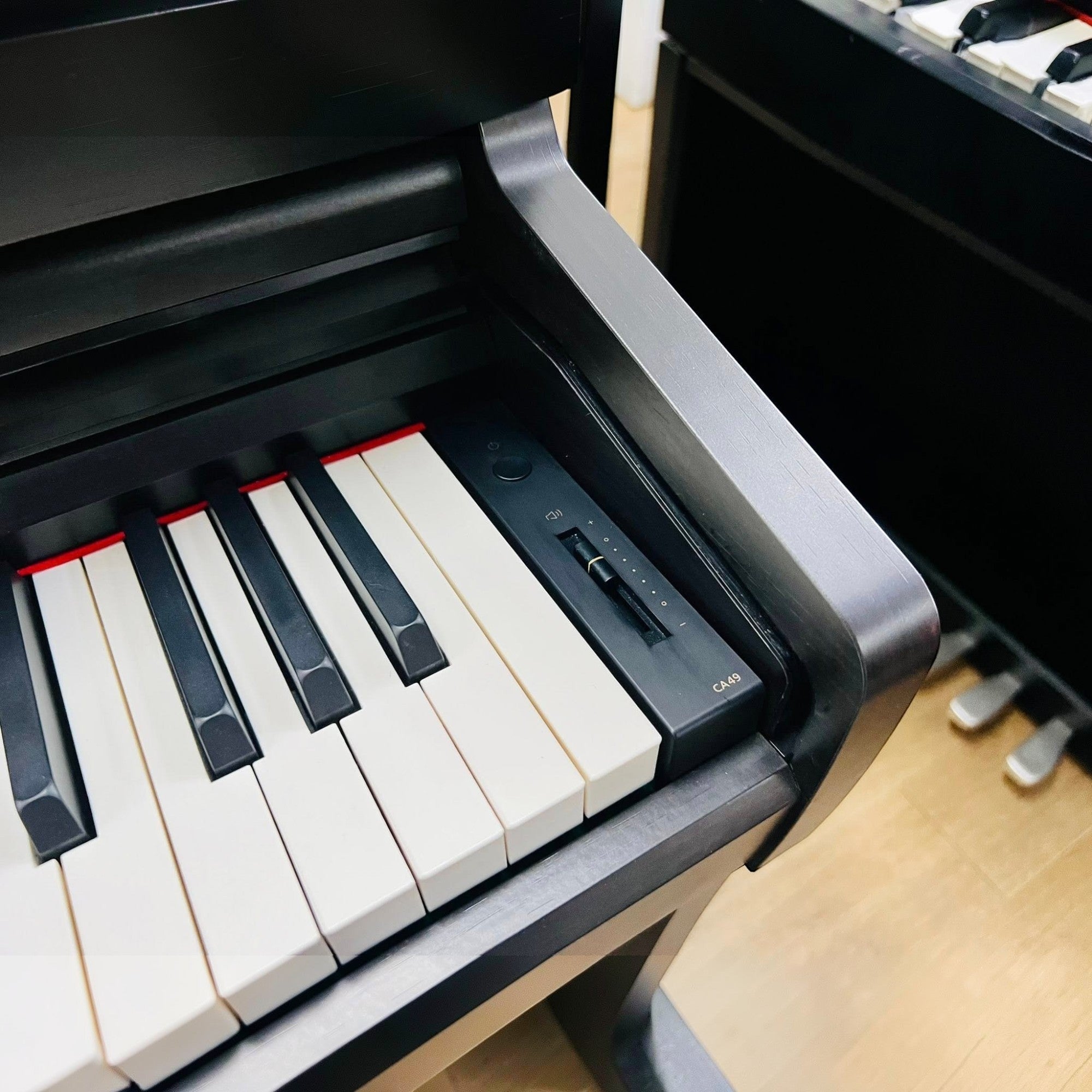 Đàn piano điện TÂN NHẠC CỤ Kawai CA49 qua sử dụng với bàn phím gỗ Grand Feel Compact màu đen sang trọng