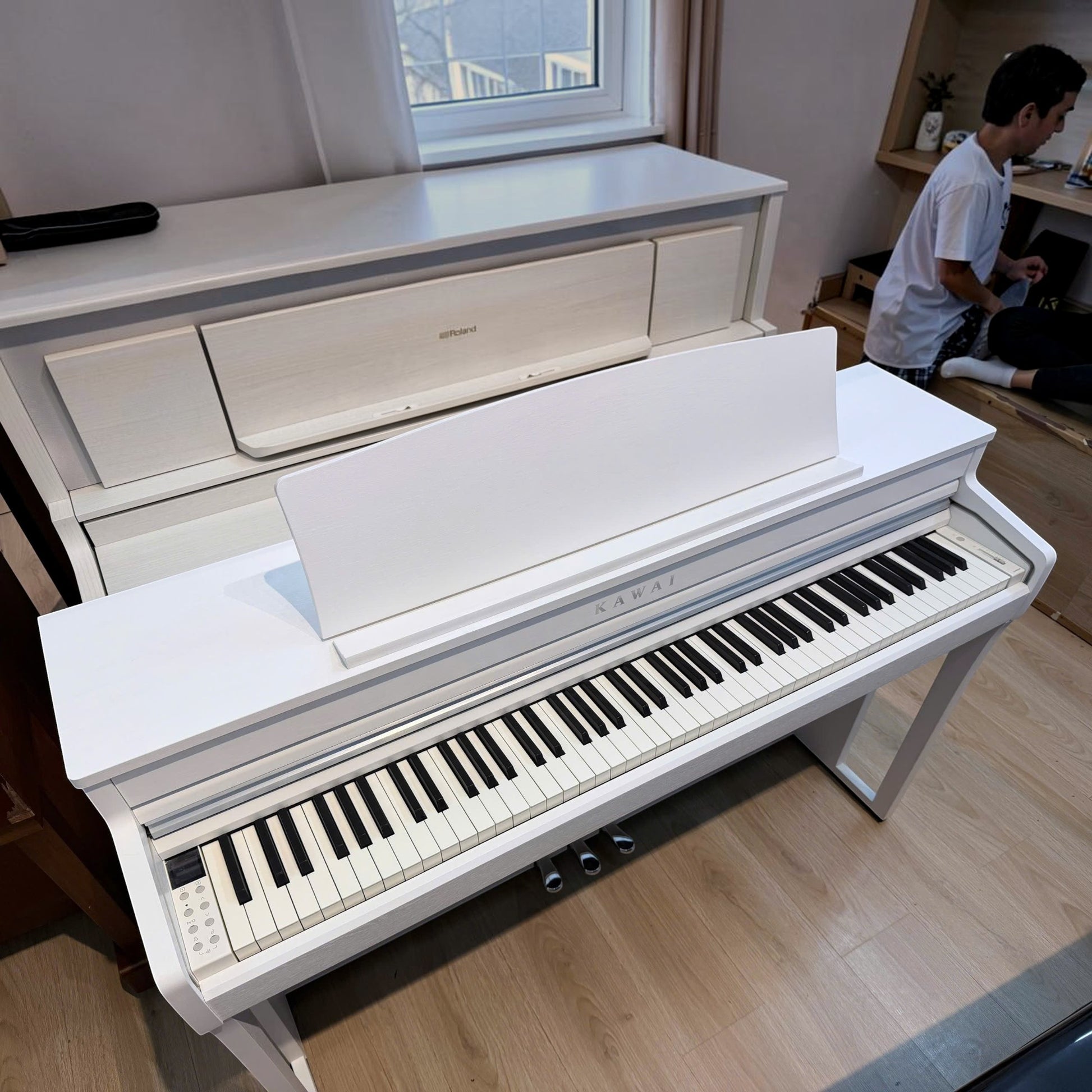 Đàn piano điện Kawai CA49 màu trắng dáng tủ phím gỗ tại Tân Nhạc Cụ