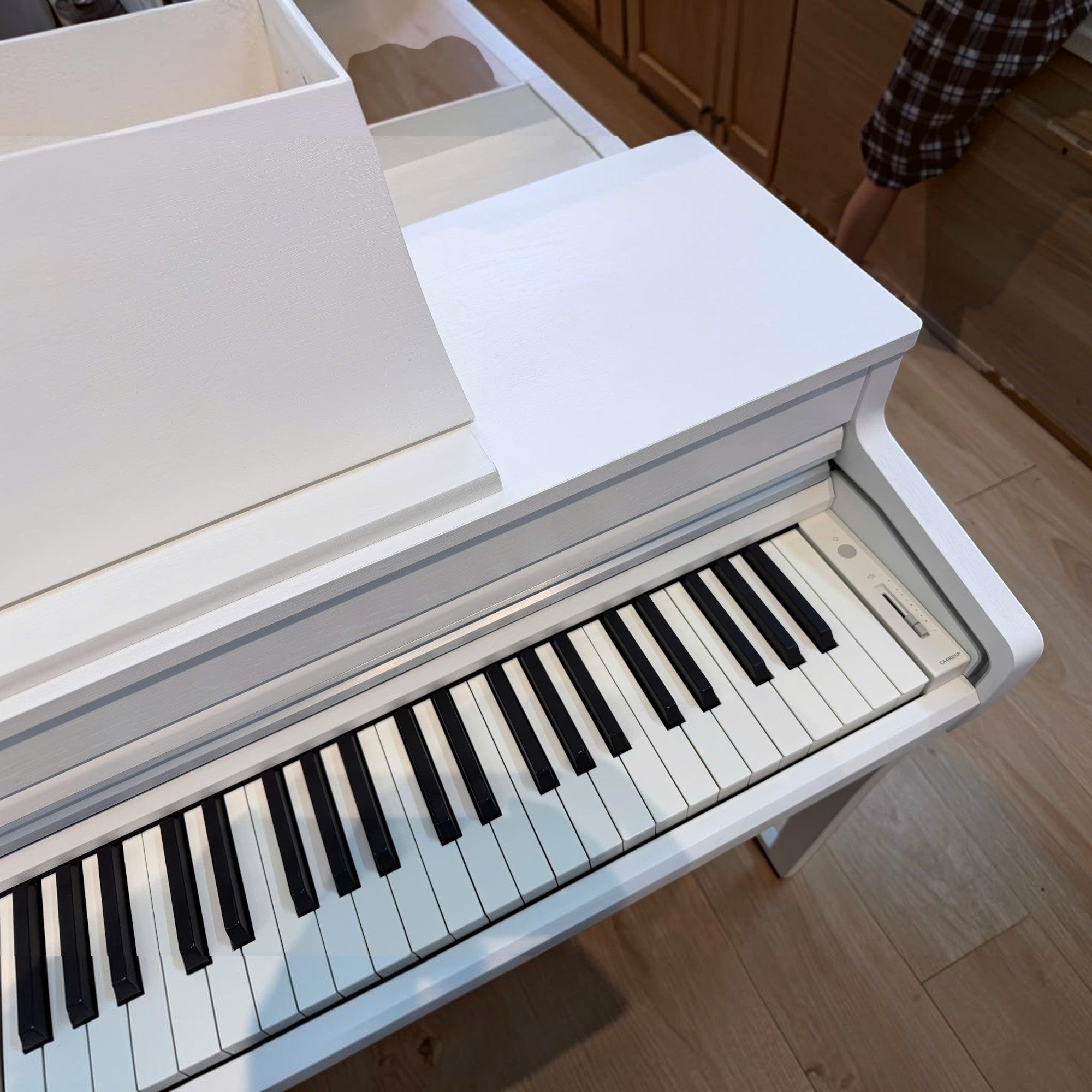 Đàn piano điện Kawai CA49 màu trắng qua sử dụng với bàn phím gỗ Grand Feel Compact tại Tân Nhạc Cụ