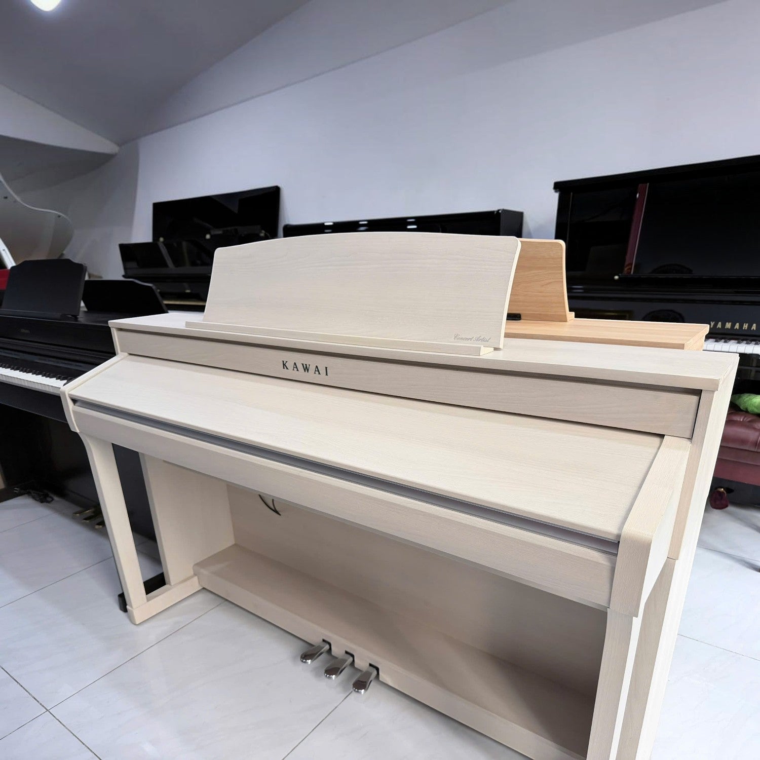 Đàn piano điện TÂN NHẠC CỤ Kawai CA78 màu trắng satin dáng tủ cao cấp với bàn phím gỗ Grand Feel II