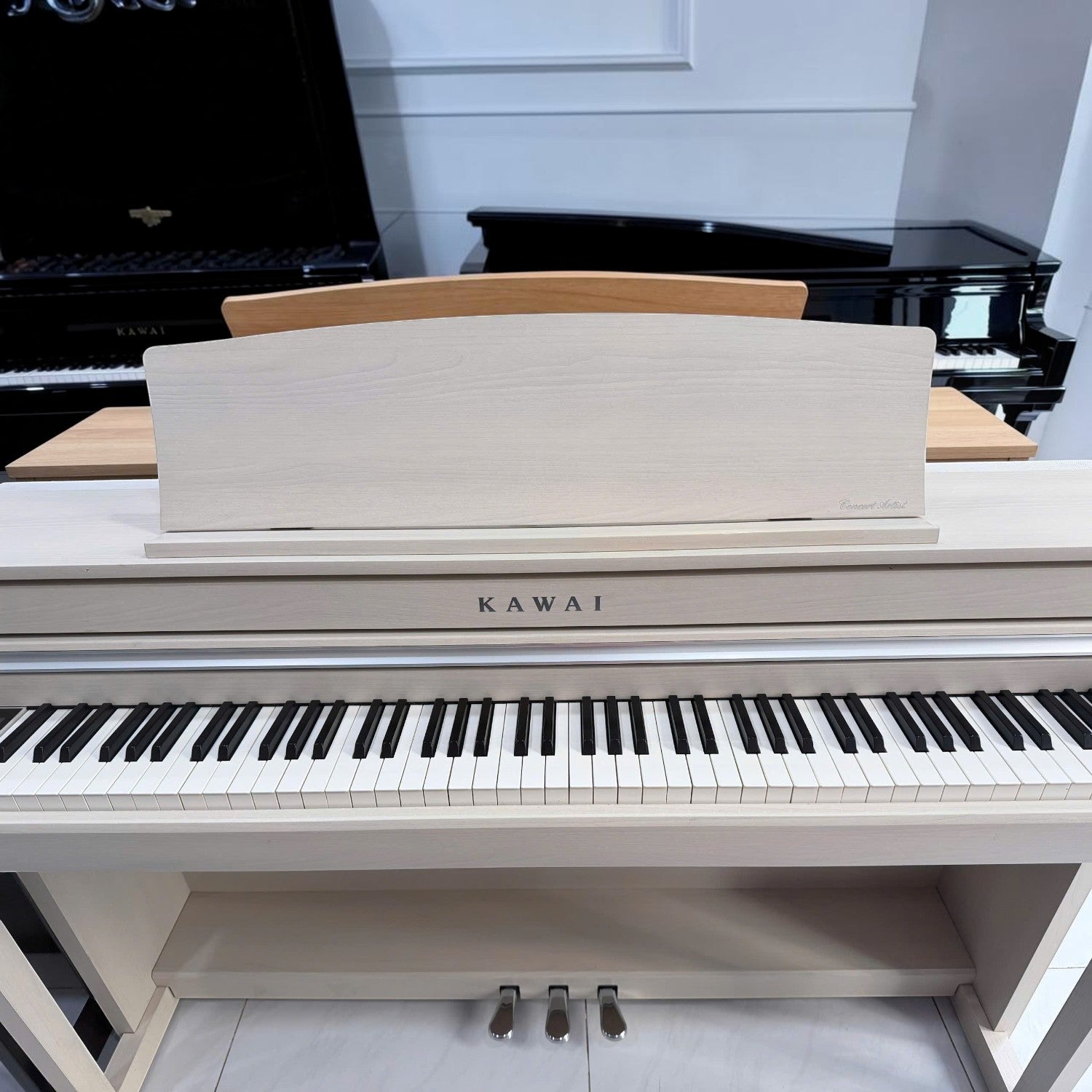 Đàn piano điện TÂN NHẠC CỤ Kawai CA78 màu trắng dáng tủ sang trọng với bàn phím gỗ Grand Feel II cao cấp