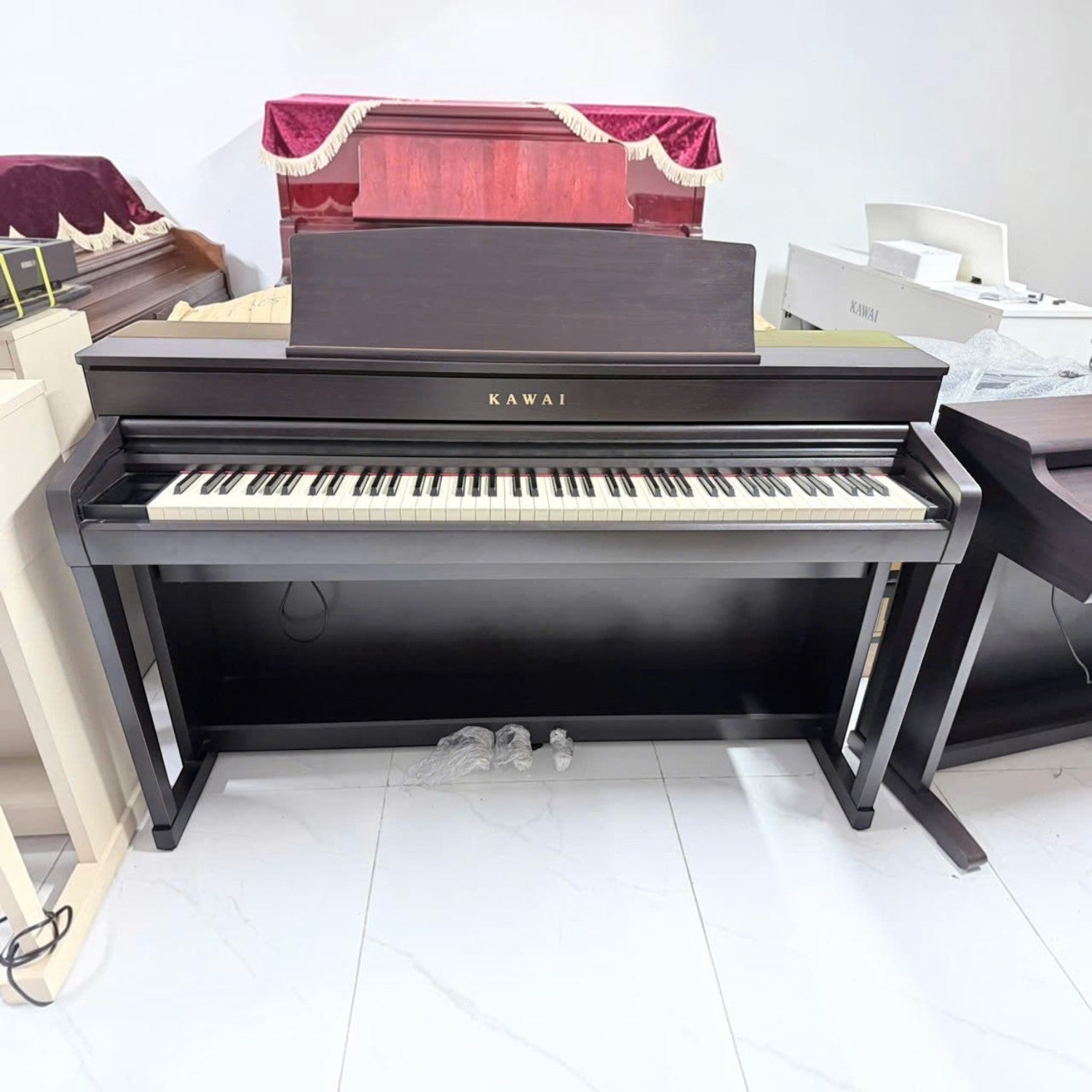 Đàn piano điện Kawai CA79 màu nâu gỗ sang trọng với bàn phím Grand Feel III tại cửa hàng TÂN NHẠC CỤ