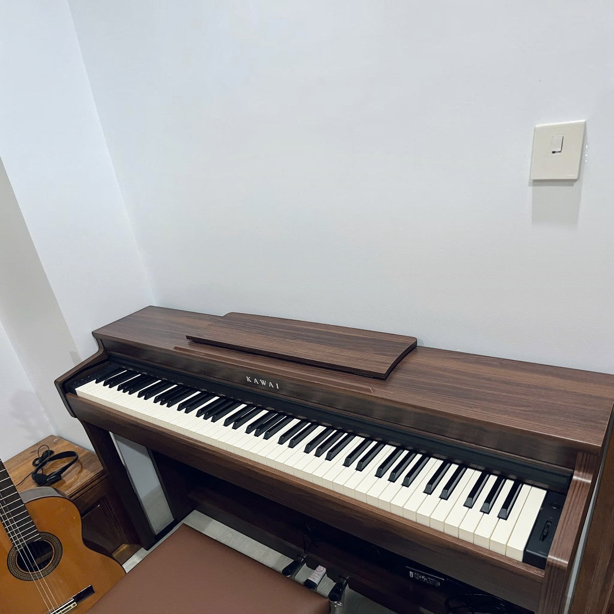 Đàn piano điện Kawai CN201 dáng tủ màu gỗ sang trọng tại TÂN NHẠC CỤ