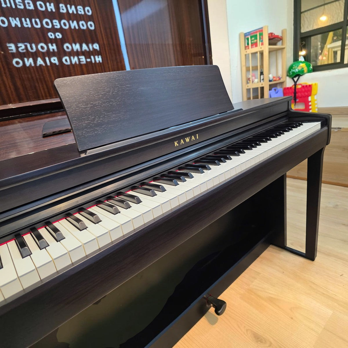 Đàn piano điện Kawai CN201 dáng tủ màu đen sang trọng tại cửa hàng TÂN NHẠC CỤ