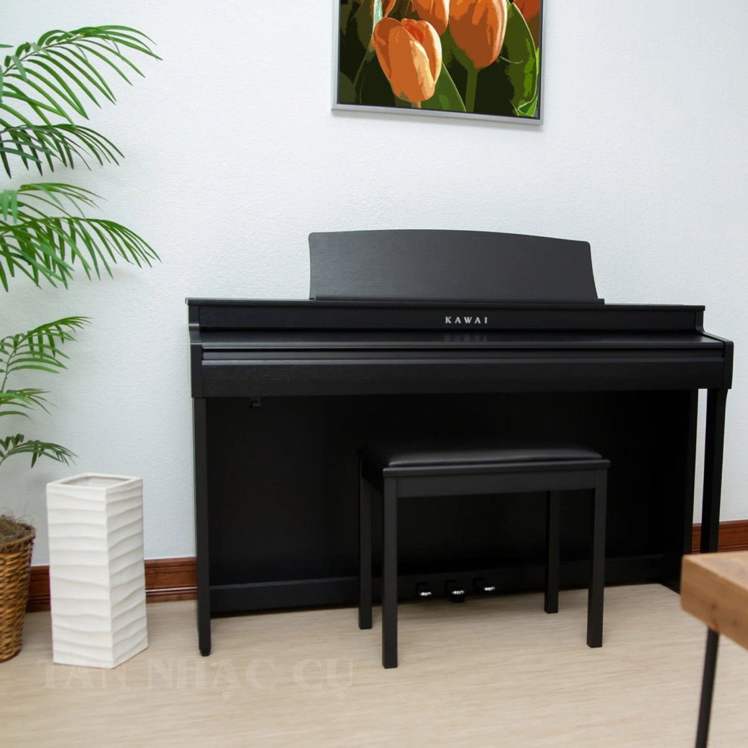 Đàn piano điện Kawai CN301 màu đen sang trọng tại Tân Nhạc Cụ, thiết kế dáng tủ hiện đại với ghế đàn đi kèm.