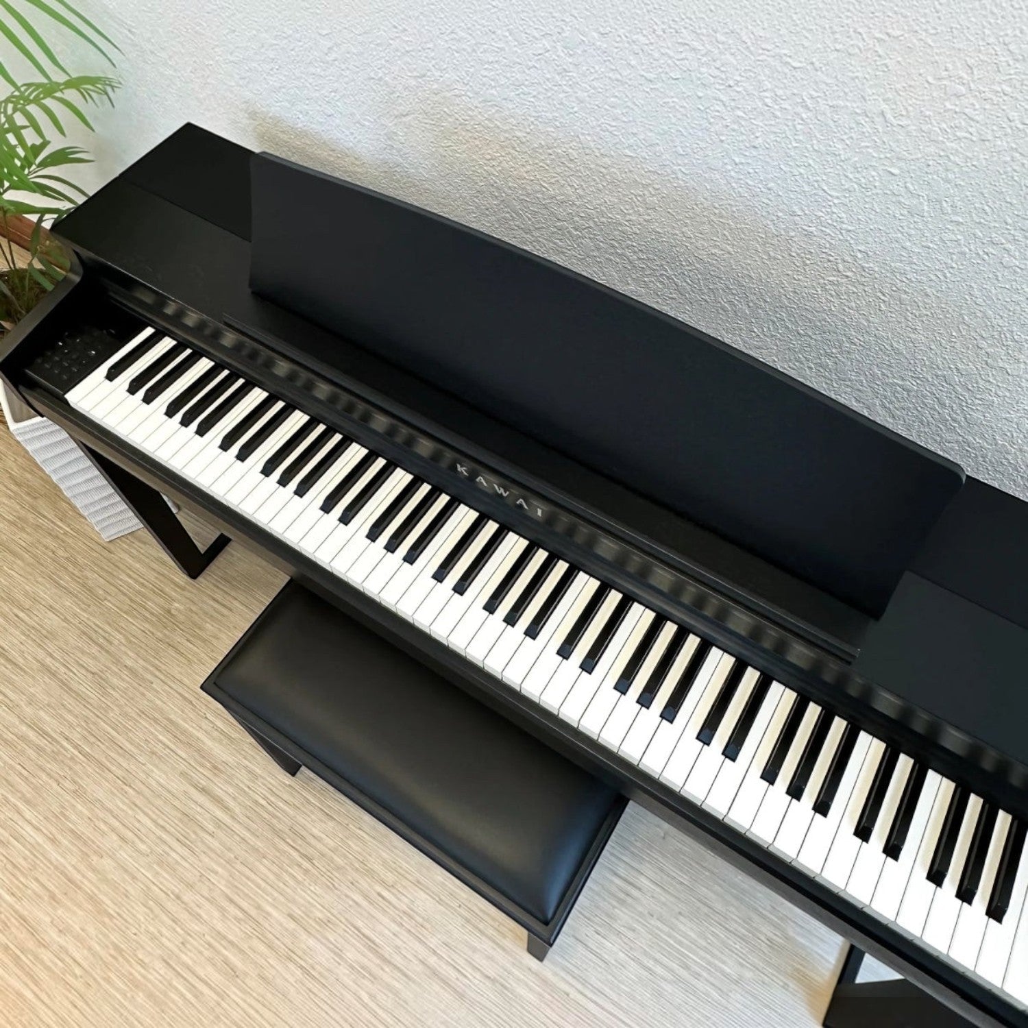Đàn piano điện Kawai CN301 màu đen sang trọng tại Tân Nhạc Cụ với bàn phím Responsive Hammer III cao cấp