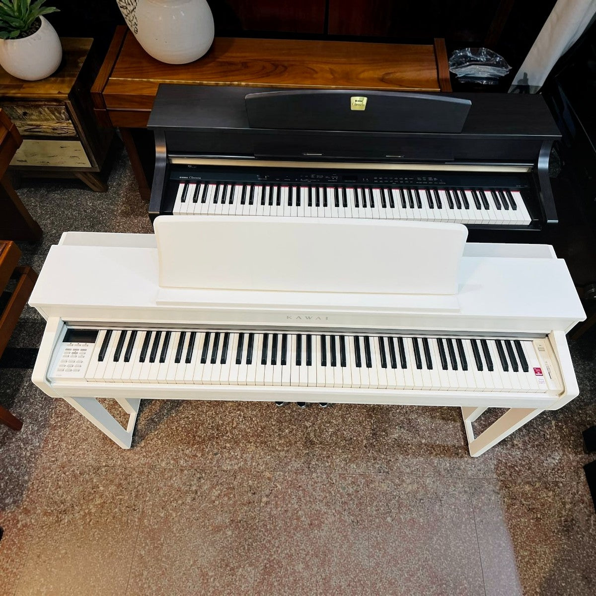 Đàn piano điện TÂN NHẠC CỤ Kawai CN370GP màu trắng và đen, thiết kế dáng grand thu nhỏ sang trọng