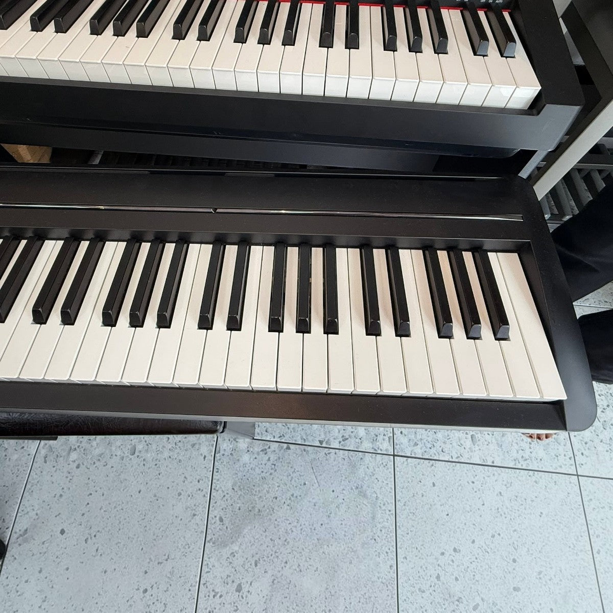 Đàn piano điện Kawai ES120 màu đen với bàn phím 88 phím búa Responsive Hammer Compact tại TÂN NHẠC CỤ