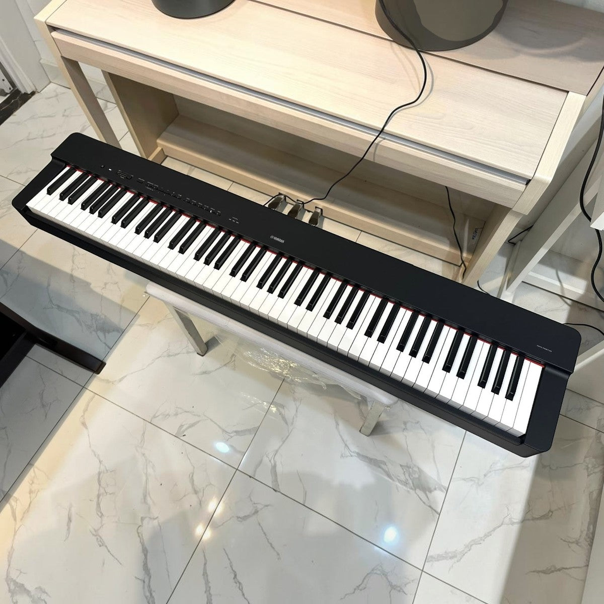 Đàn piano điện TÂN NHẠC CỤ Kawai ES120 màu đen với 88 phím búa Responsive Hammer Compact thiết kế gọn nhẹ