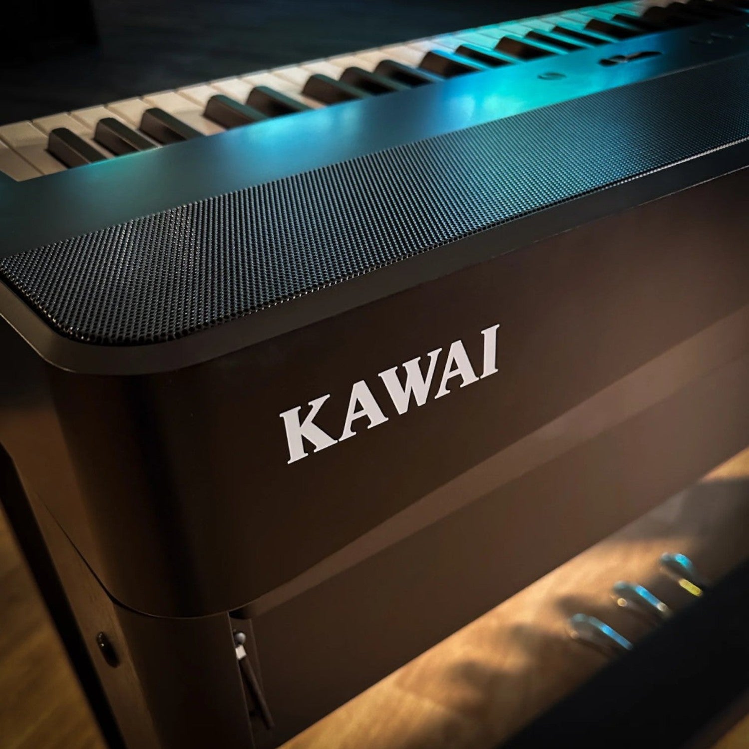 Đàn piano điện Kawai ES920 màu đen chính hãng tại TÂN NHẠC CỤ với thiết kế bàn phím búa cao cấp