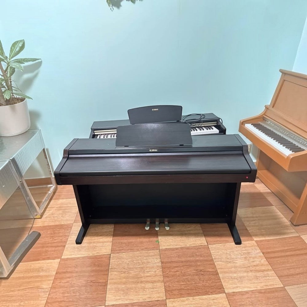 Đàn piano điện Kawai PN270 dáng tủ màu đen sang trọng tại showroom TÂN NHẠC CỤ