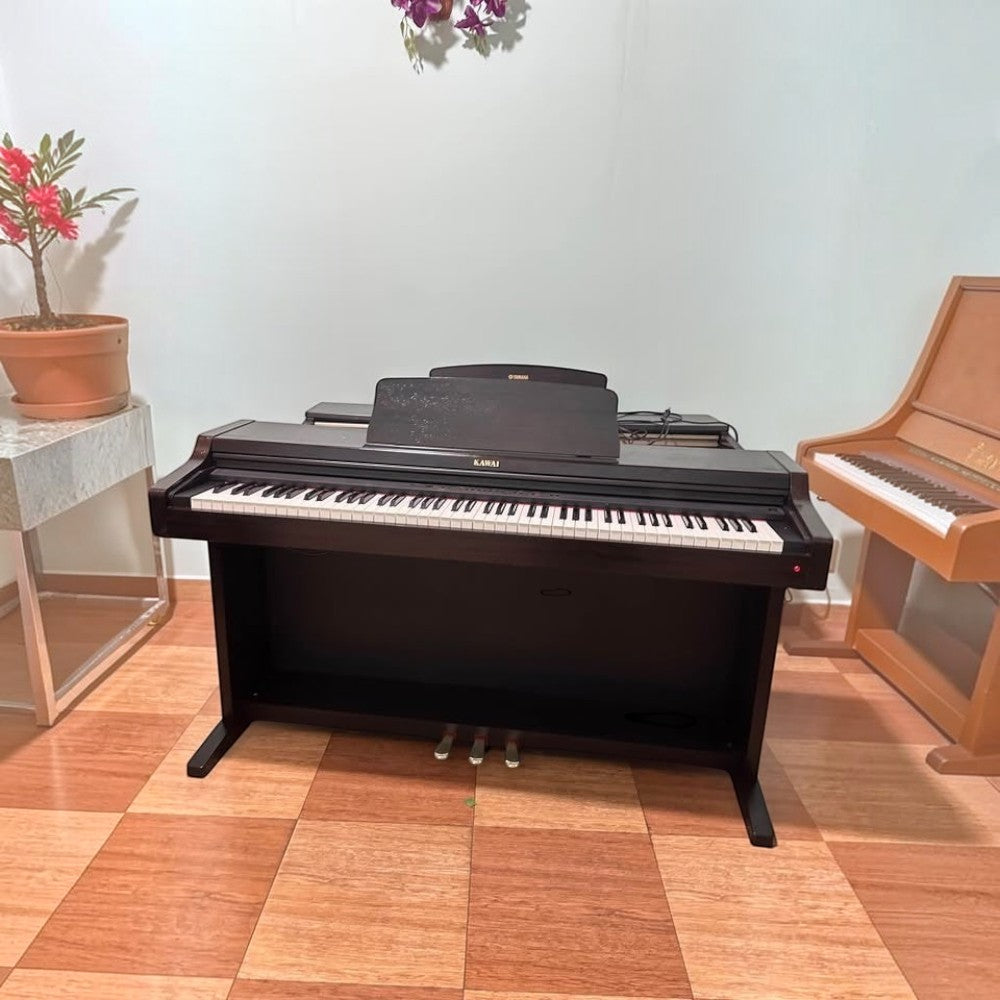 Đàn piano điện Kawai PN270 dáng tủ màu đen sang trọng tại showroom TÂN NHẠC CỤ