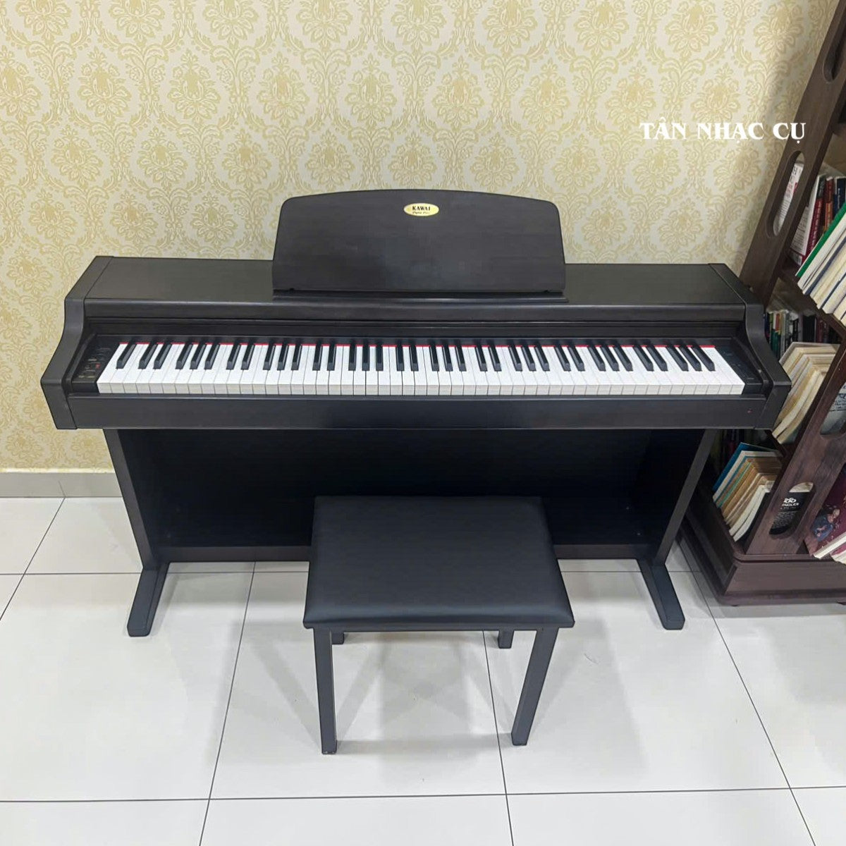 Đàn piano điện Kawai PN2 màu đen sang trọng tại cửa hàng TÂN NHẠC CỤ với thiết kế chắc chắn và bàn phím chân thực