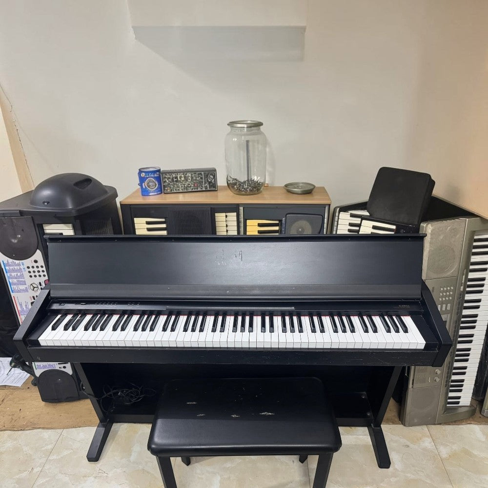 Đàn piano điện Kawai PN80 màu đen tại Tân Nhạc Cụ với bàn phím búa 88 phím, thiết kế gọn gàng cho người mới học.