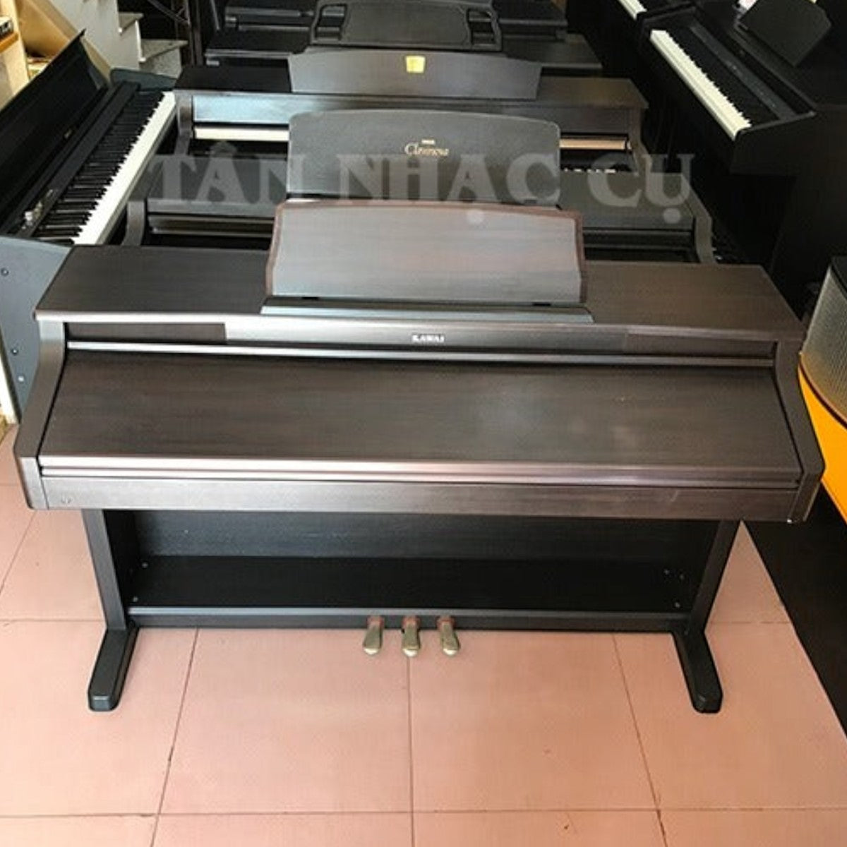 Đàn piano điện Kawai PW950 màu nâu vân gỗ sang trọng tại cửa hàng TÂN NHẠC CỤ