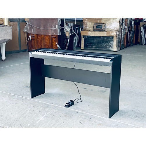 Đàn piano điện Korg B1 màu đen thiết kế gọn nhẹ với bàn phím búa NH tại showroom TÂN NHẠC CỤ
