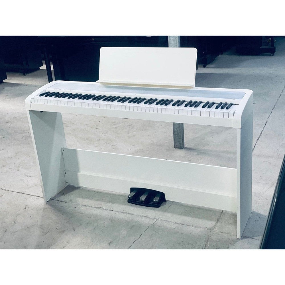 Đàn piano điện Korg B2 màu trắng tại TÂN NHẠC CỤ, thiết kế gọn nhẹ với bàn phím búa NH cho người mới bắt đầu
