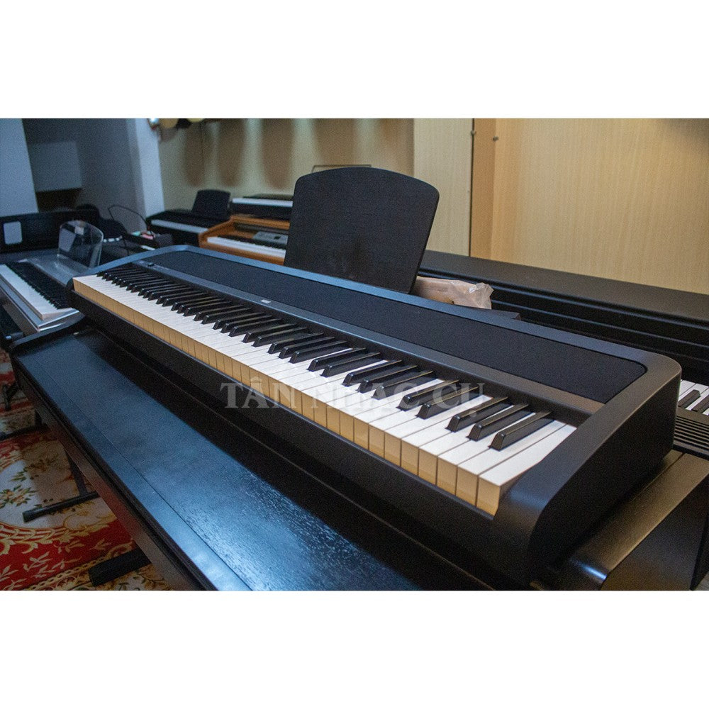 Đàn piano điện Korg B2 màu đen thiết kế gọn nhẹ với bàn phím búa NH tại showroom TÂN NHẠC CỤ