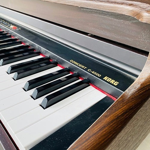 Đàn piano điện TÂN NHẠC CỤ Korg C-4500 với bàn phím búa 88 phím và vỏ gỗ sang trọng
