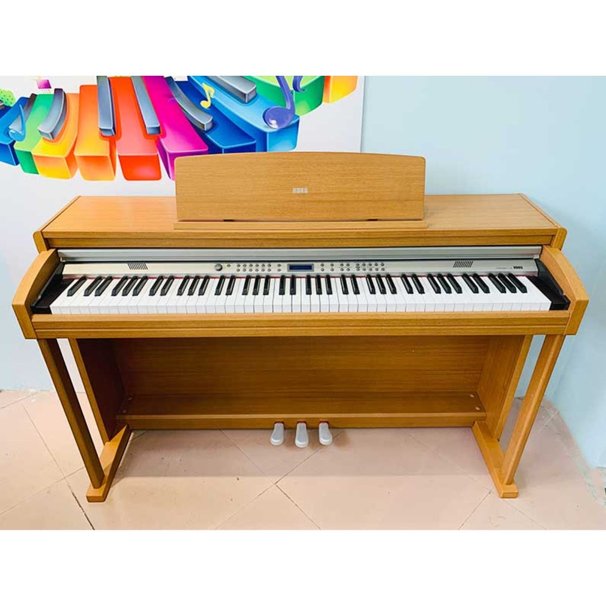 Đàn piano điện dáng tủ Korg C520 màu gỗ tự nhiên với bàn phím búa RH3 cao cấp tại cửa hàng TÂN NHẠC CỤ
