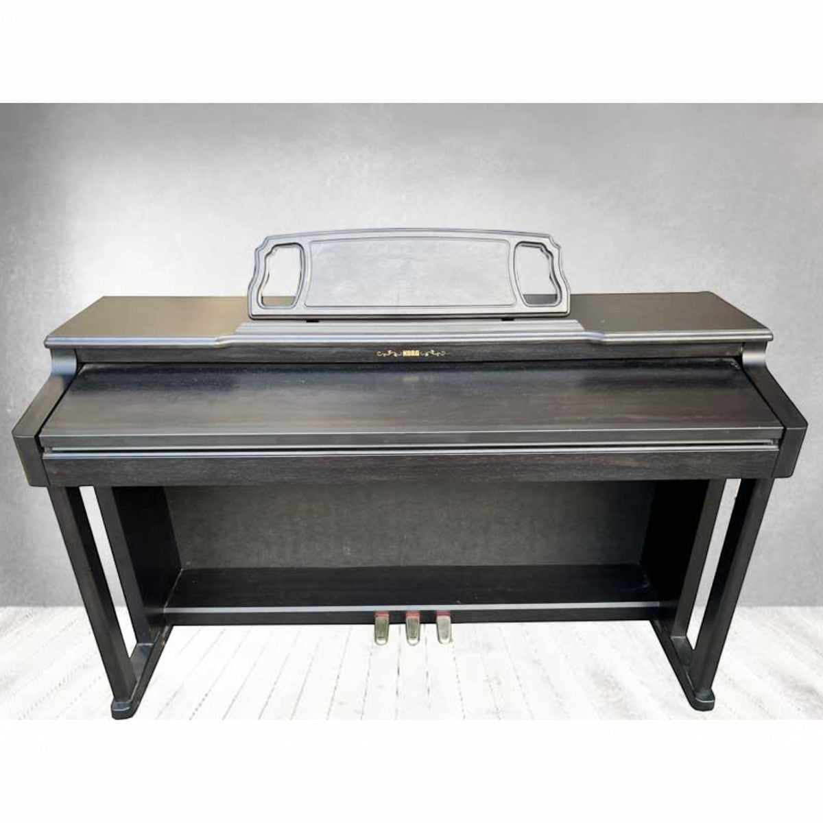 Đàn piano điện Korg C700 màu đen sang trọng tại TÂN NHẠC CỤ, thiết kế 88 phím cổ điển cho người mới tập