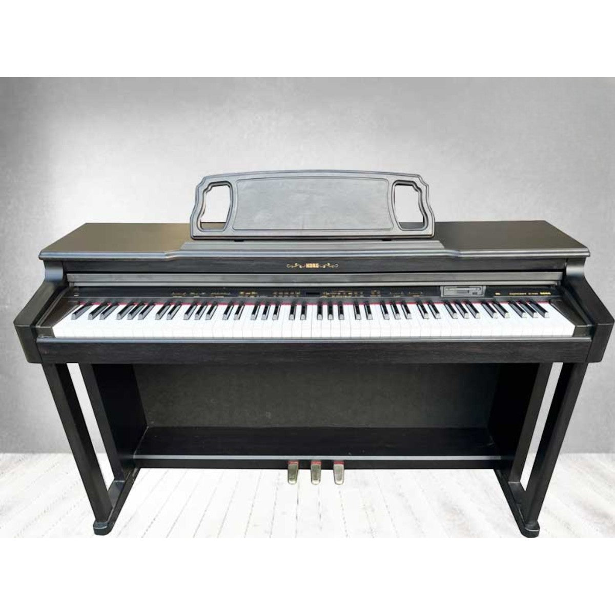 Đàn piano điện Korg C700 màu đen sang trọng tại TÂN NHẠC CỤ, thiết kế 88 phím phù hợp cho người mới bắt đầu.