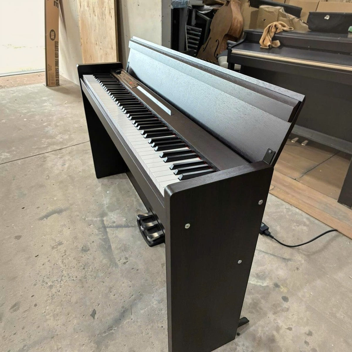 Đàn piano điện Korg LP380 màu đen dáng tủ slim tại TÂN NHẠC CỤ với bàn phím búa RH3 cao cấp