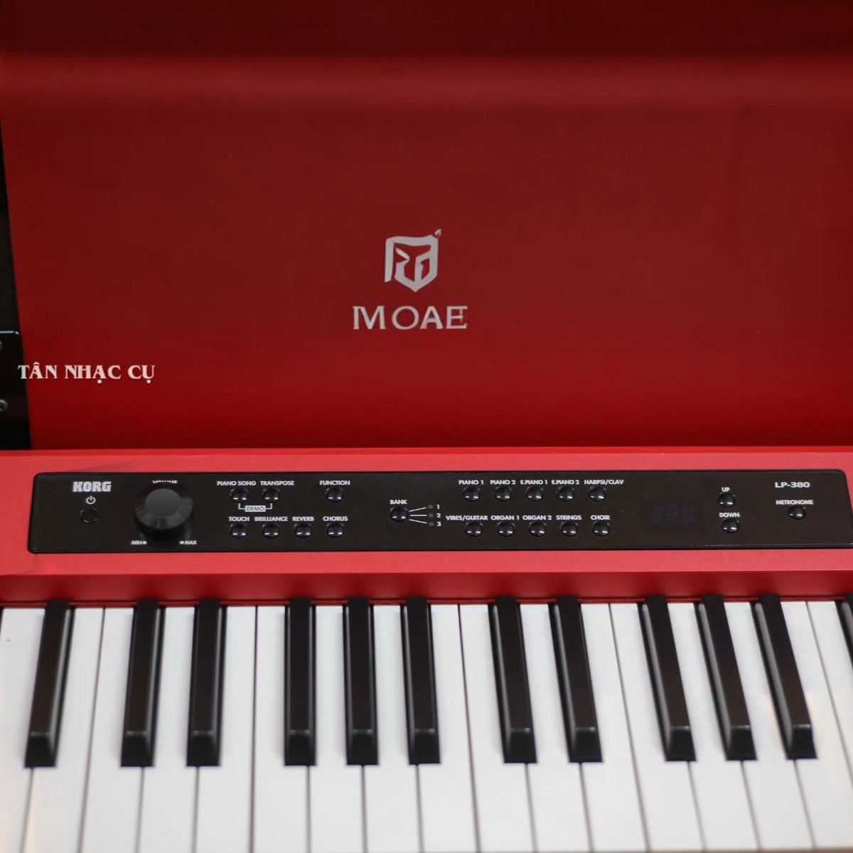 Bảng điều khiển và bàn phím đàn piano điện Korg LP380 màu đỏ tại Tân Nhạc Cụ