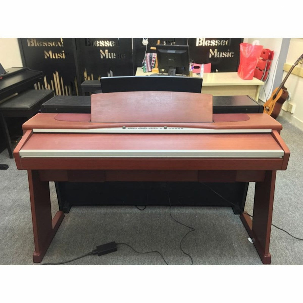 Đàn piano điện Korg NC500 dáng console màu gỗ sang trọng tại cửa hàng TÂN NHẠC CỤ