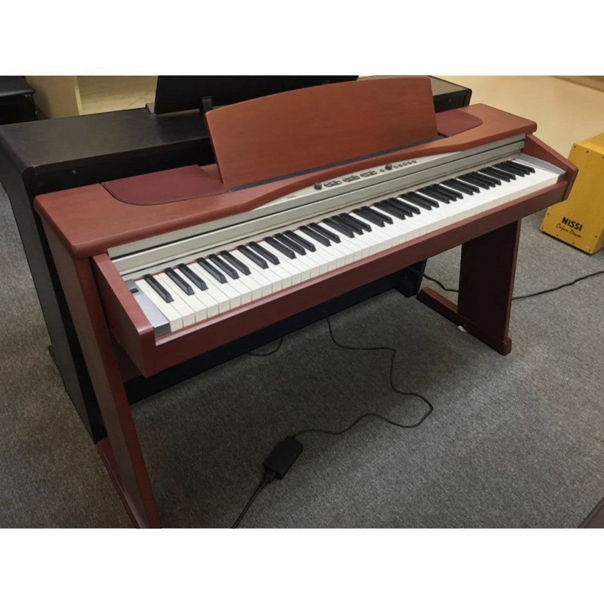 Đàn piano điện Korg NC500 dáng console màu gỗ sang trọng tại cửa hàng TÂN NHẠC CỤ