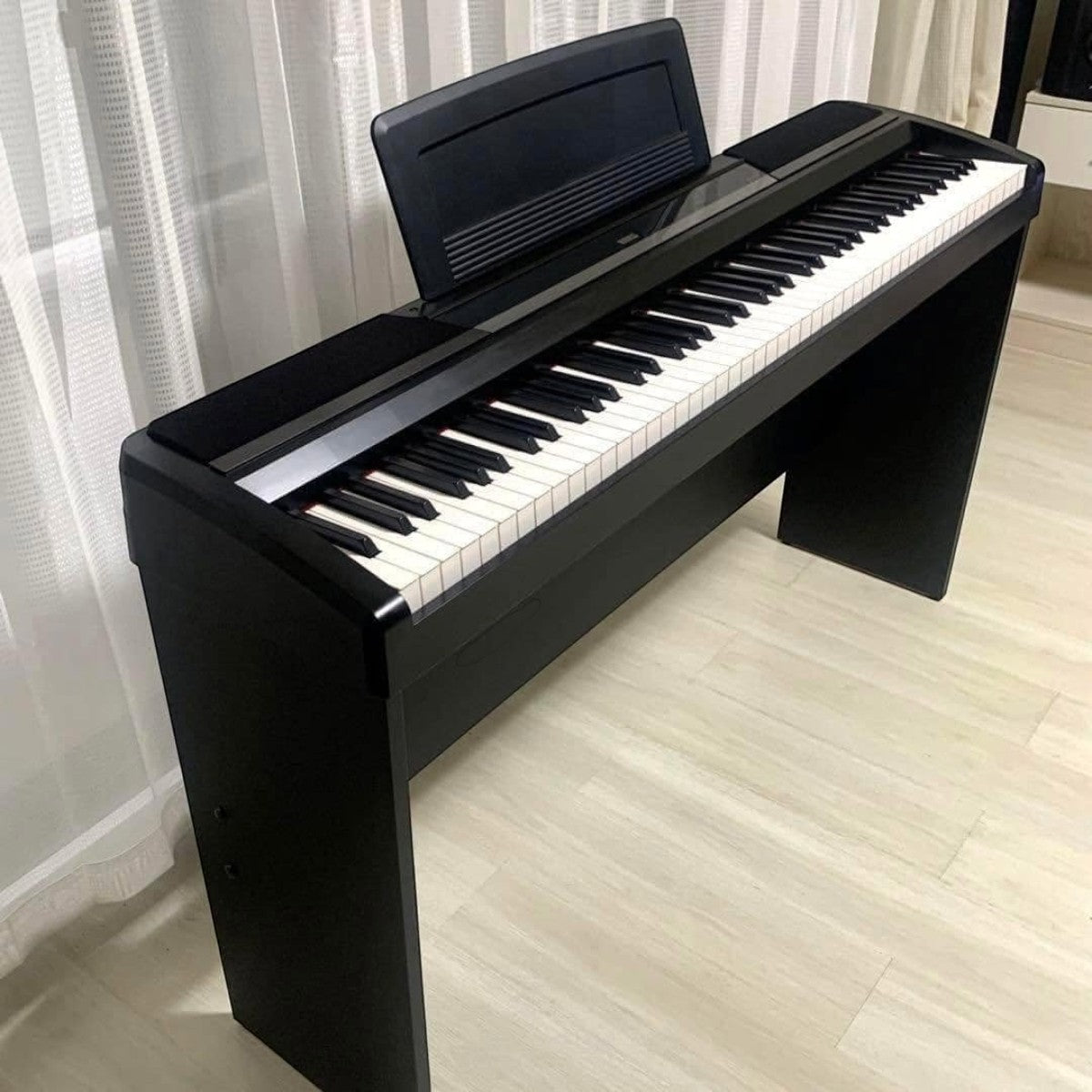 Đàn piano điện Korg SP170 màu đen thiết kế tối giản, bàn phím búa NH tại TÂN NHẠC CỤ