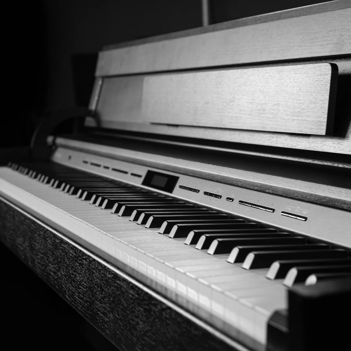 Đàn piano điện Roland DP603 màu đen mờ với thiết kế dáng tủ mỏng hiện đại tại TÂN NHẠC CỤ