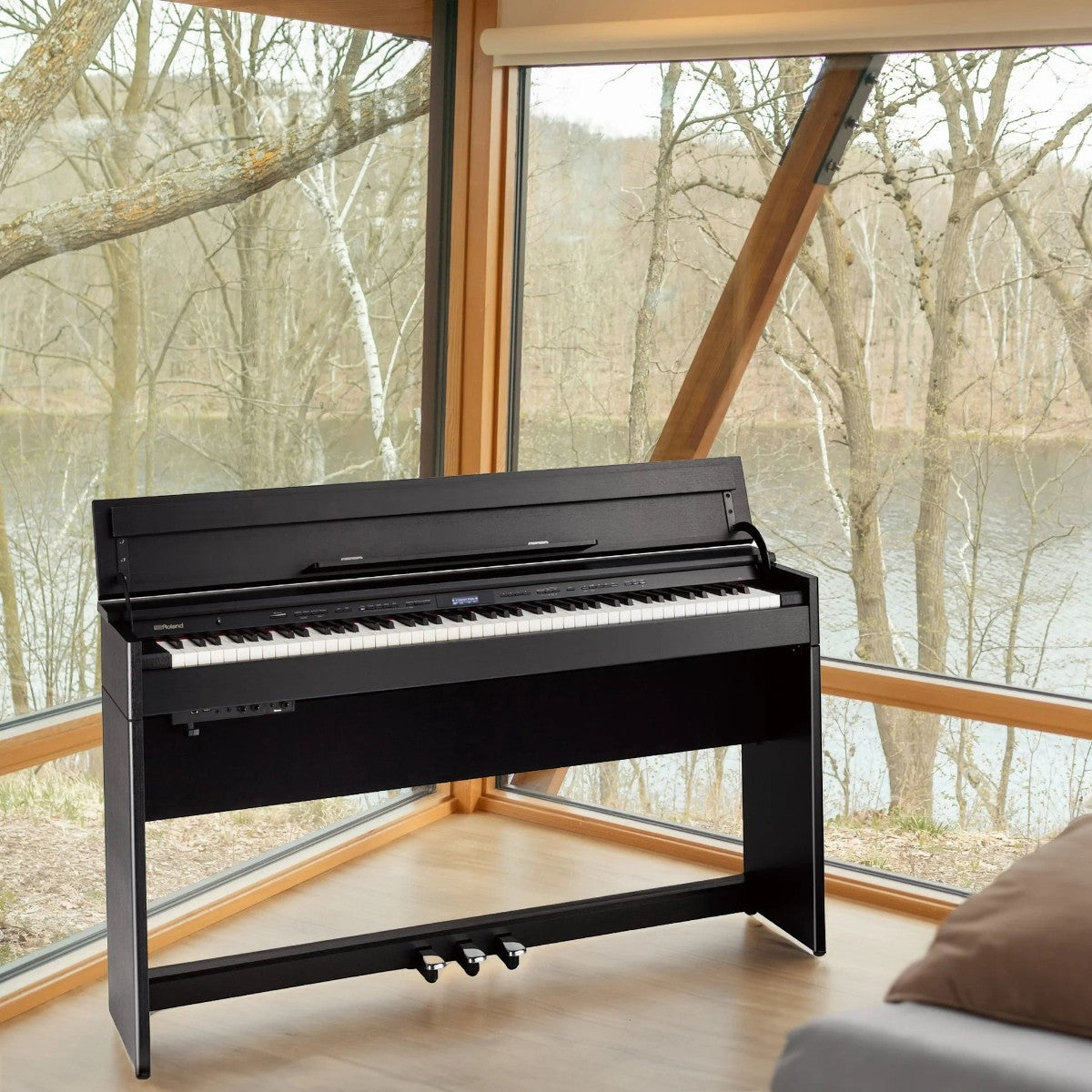 Đàn piano điện Roland DP603 màu đen mờ thiết kế dáng tủ mỏng hiện đại tại showroom TÂN NHẠC CỤ