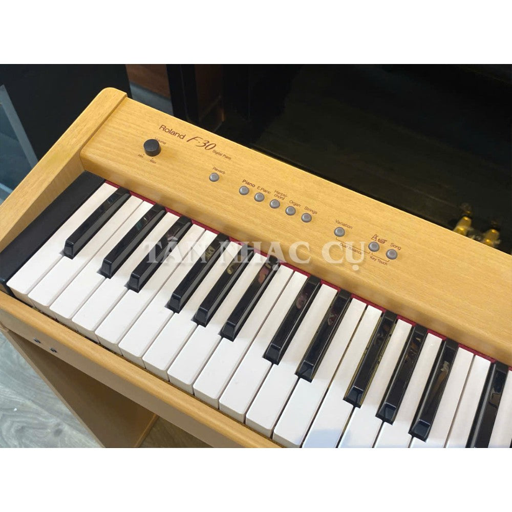 Đàn piano điện Roland F30 màu gỗ tự nhiên với 88 phím tại TÂN NHẠC CỤ
