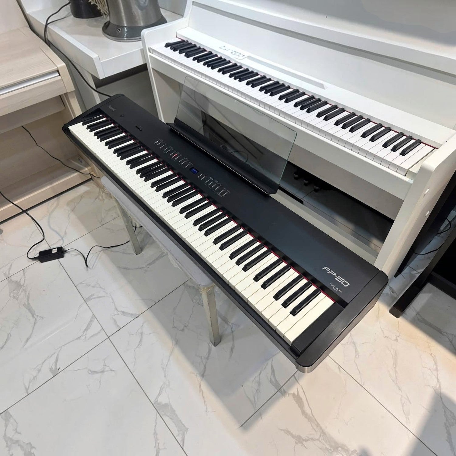 Đàn piano điện Roland FP-E50 màu đen 88 phím tại showroom TÂN NHẠC CỤ