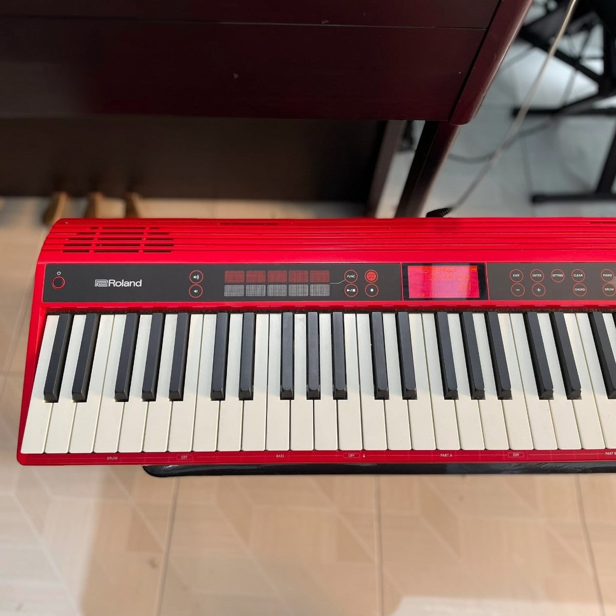 Đàn piano điện Roland GO:61 màu đỏ thiết kế nhỏ gọn, 61 phím full-size tại Tân Nhạc Cụ