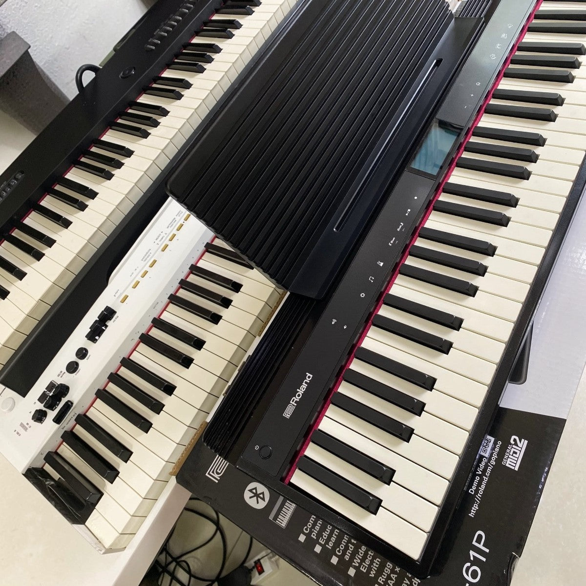 Đàn piano điện Roland GO:61 màu đen thiết kế nhỏ gọn, 61 phím full-size tại Tân Nhạc Cụ