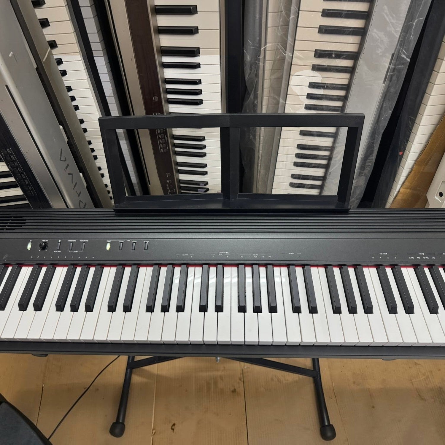 Đàn piano điện Roland GO88 màu đen với 88 phím full-size tại showroom TÂN NHẠC CỤ