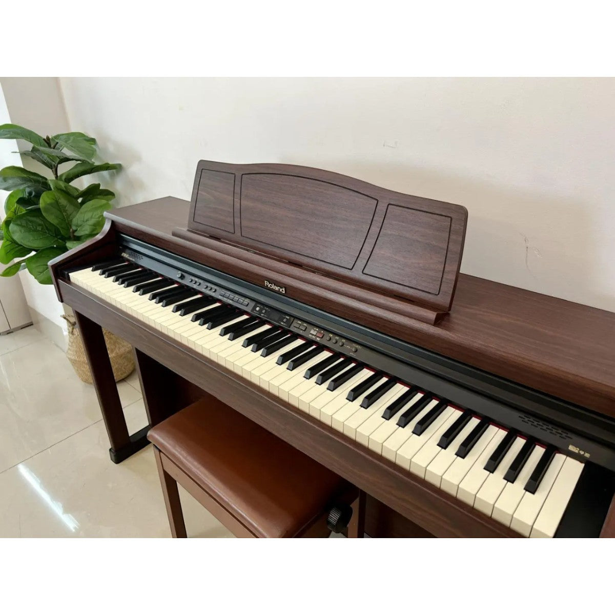 Đàn piano điện Roland HP205GP màu nâu gỗ sang trọng với bàn phím búa PHA II tại TÂN NHẠC CỤ