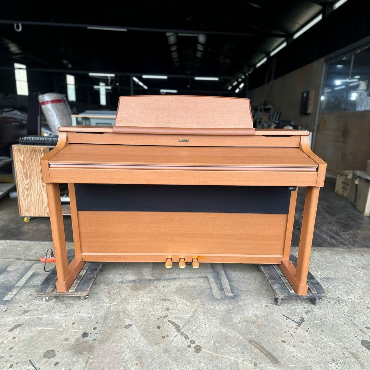 Đàn piano điện Roland HP207 màu gỗ tự nhiên sang trọng tại TÂN NHẠC CỤ