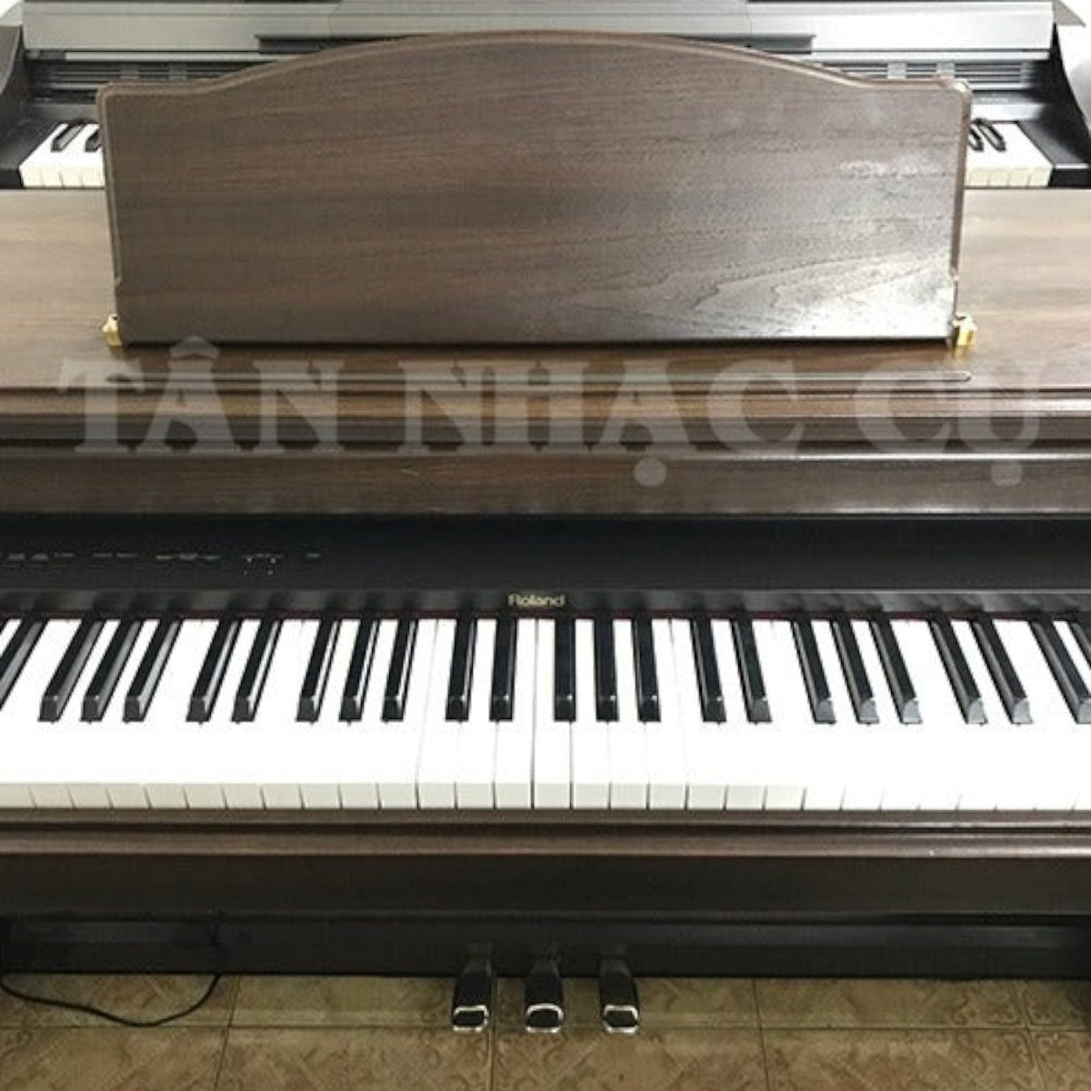 Đàn piano điện Roland HP3700 màu vân gỗ sang trọng với bàn phím búa tại TÂN NHẠC CỤ