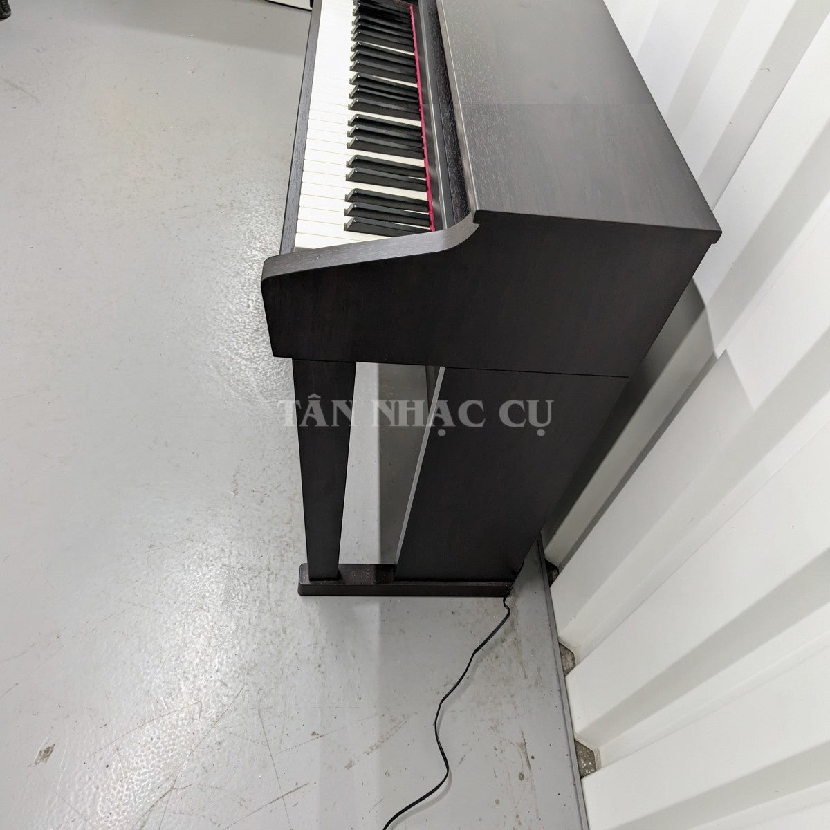 Đàn piano điện Roland HP504 màu đen dáng console tại TÂN NHẠC CỤ